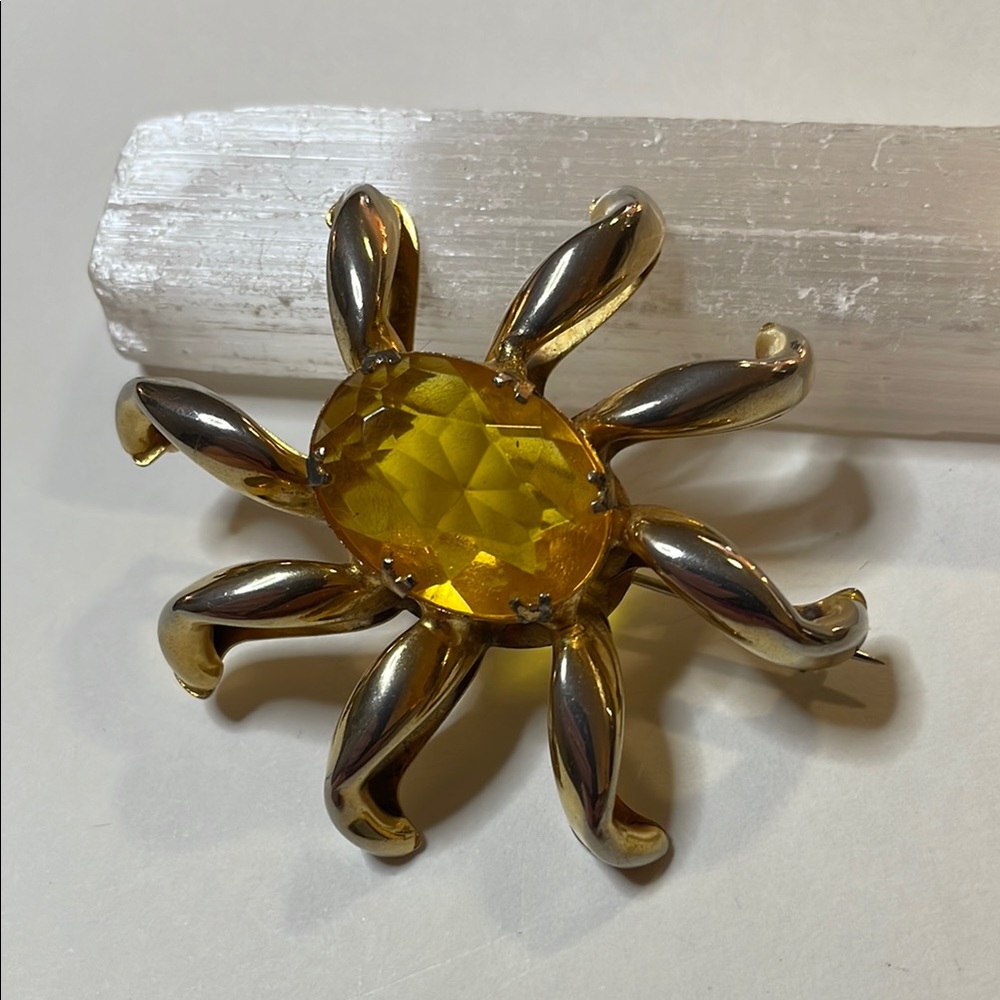 Vintage Citrine Glass Starburst Gold-Tone Classy Brooch 1960's